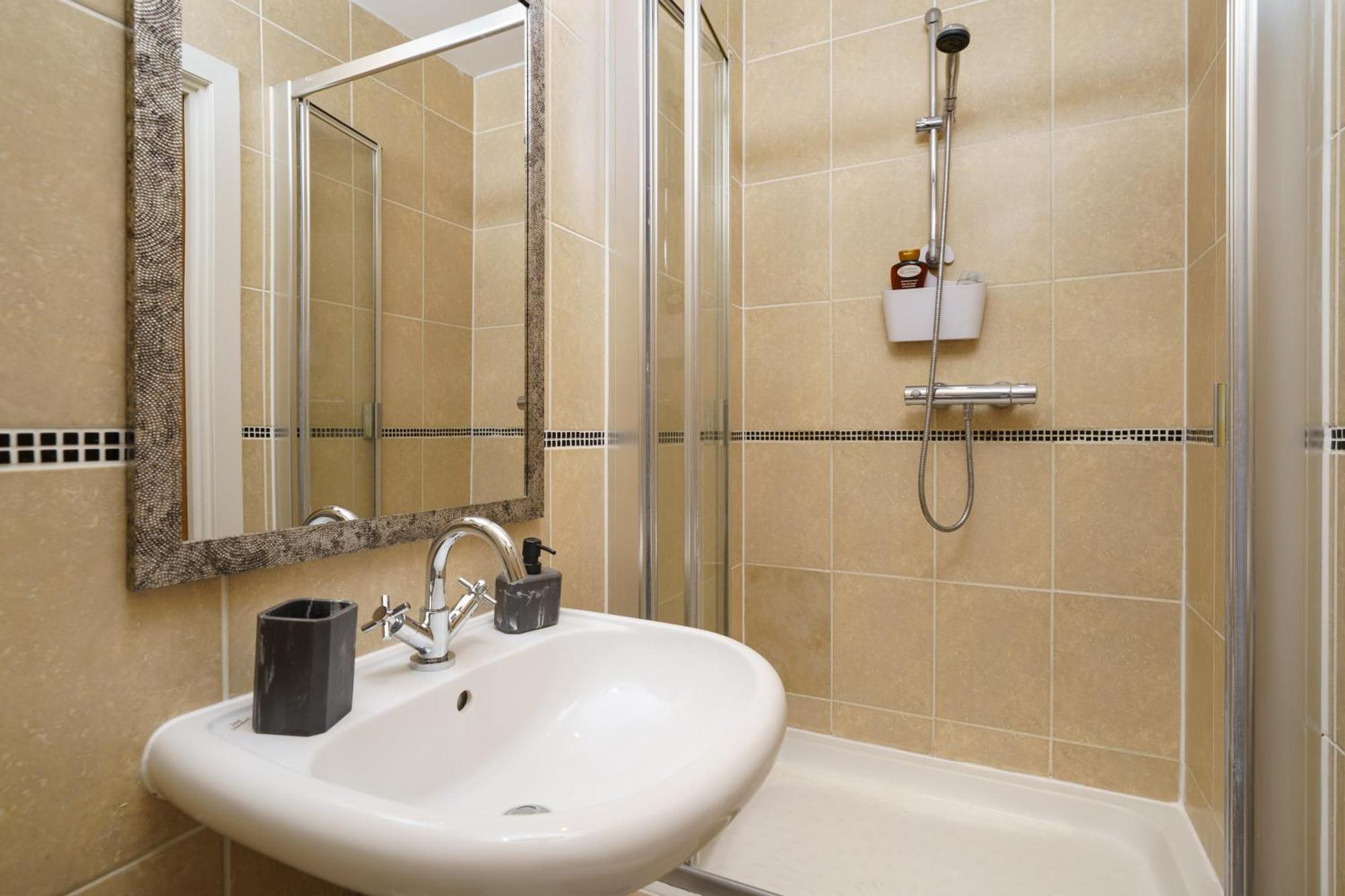 St George Wharf Apartment ลอนดอน ภายนอก รูปภาพ