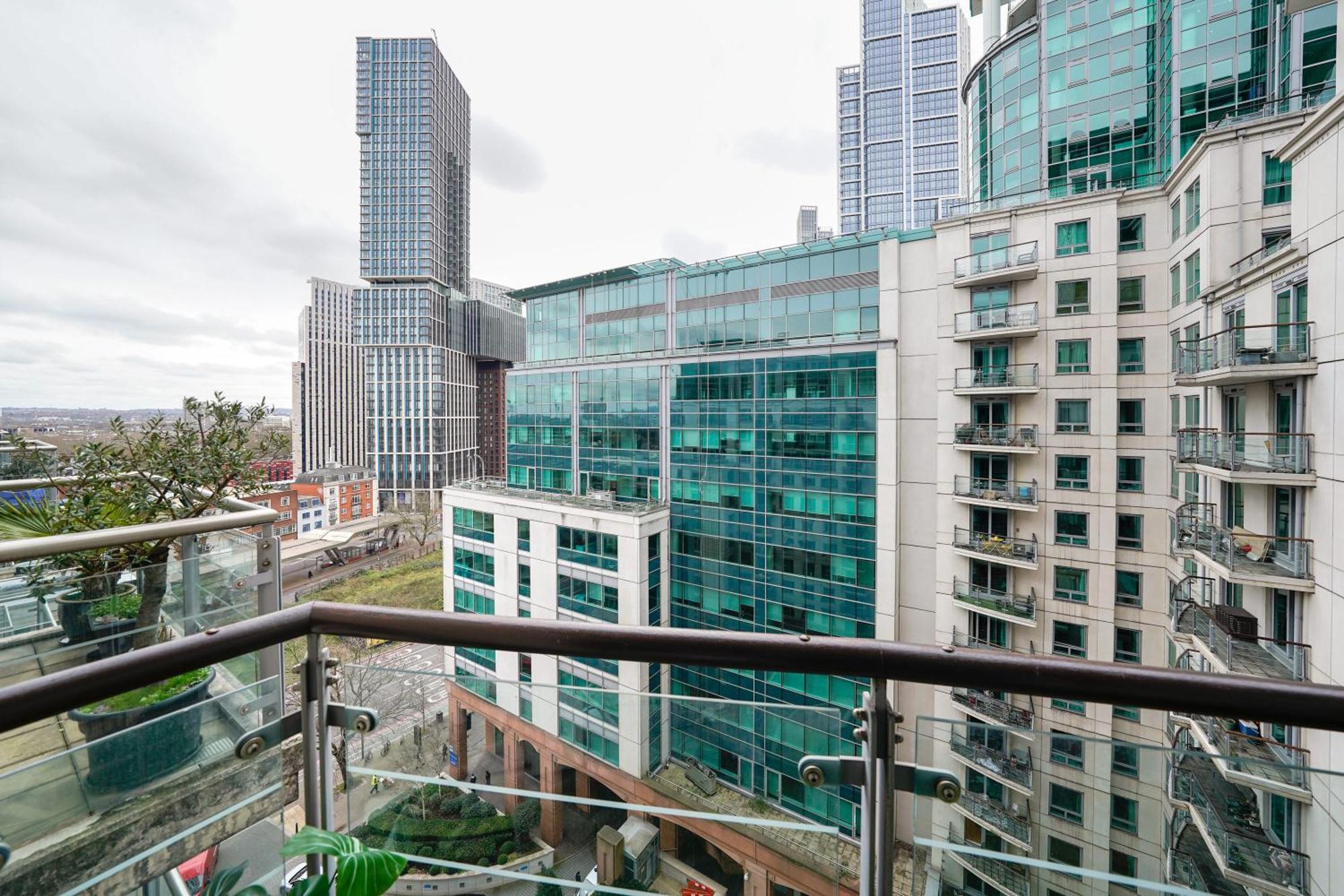 St George Wharf Apartment ลอนดอน ภายนอก รูปภาพ