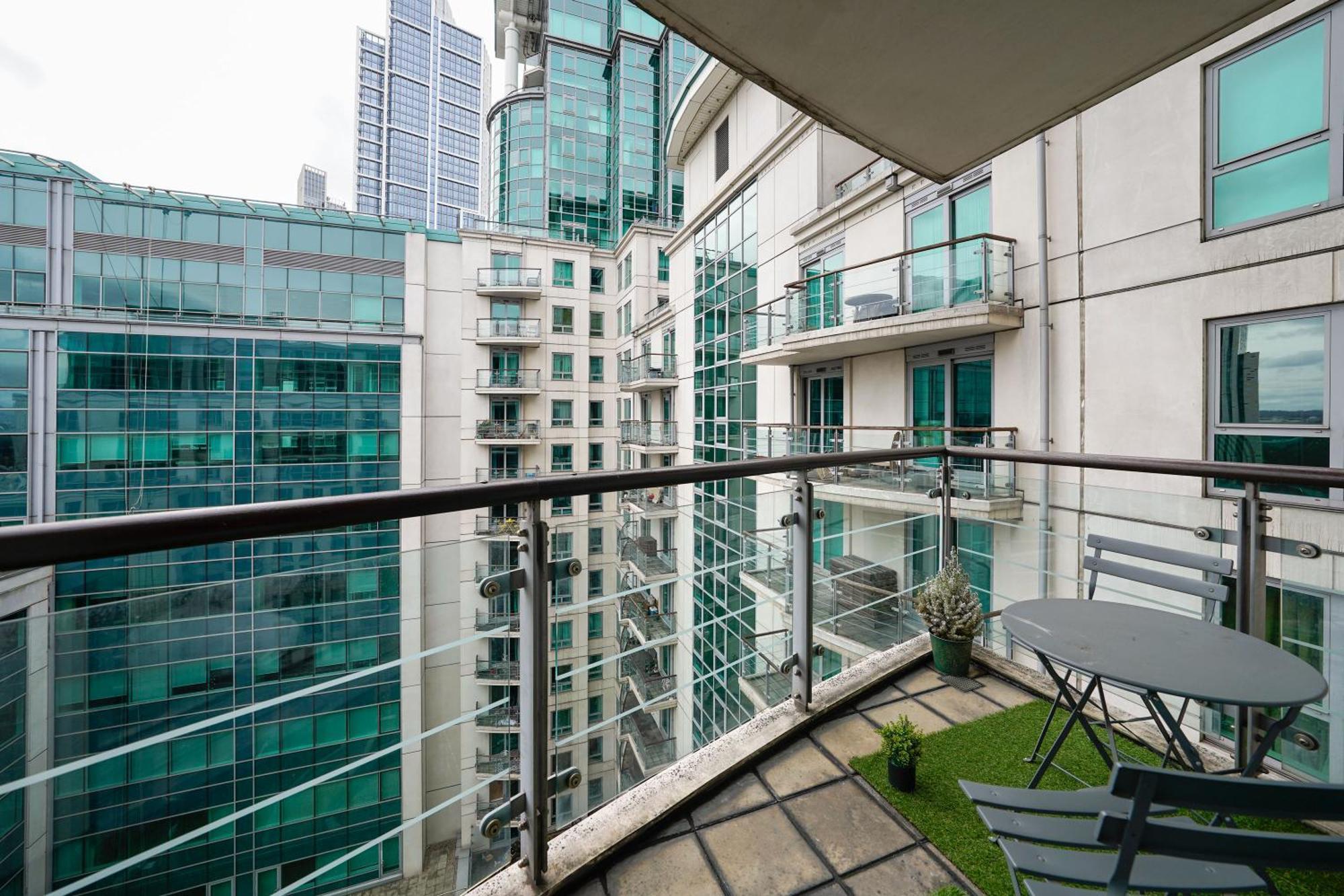 St George Wharf Apartment ลอนดอน ภายนอก รูปภาพ